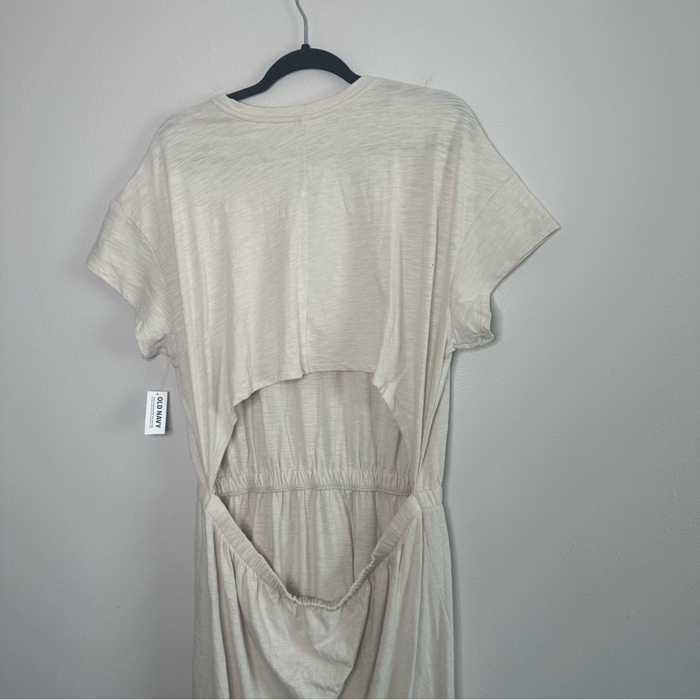 Elegant Cream Midi Dress - Picture 6 of 8